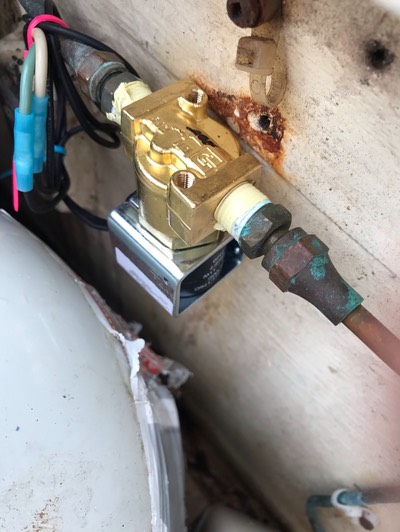 9CB9C2FE-E66F-49BB-93F4-AD1C677C895E 1 105 c