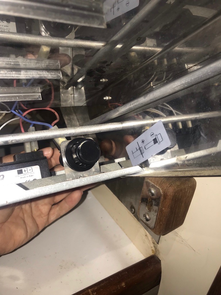 E6397F4C-E583-4436-98AC-5CA1ACDFBED5 1 105 c